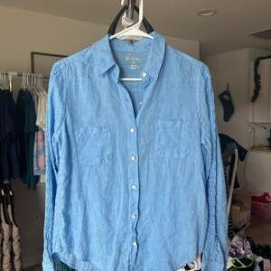 SOLD ⭐️Lilly Pulitzer Linen Button Down